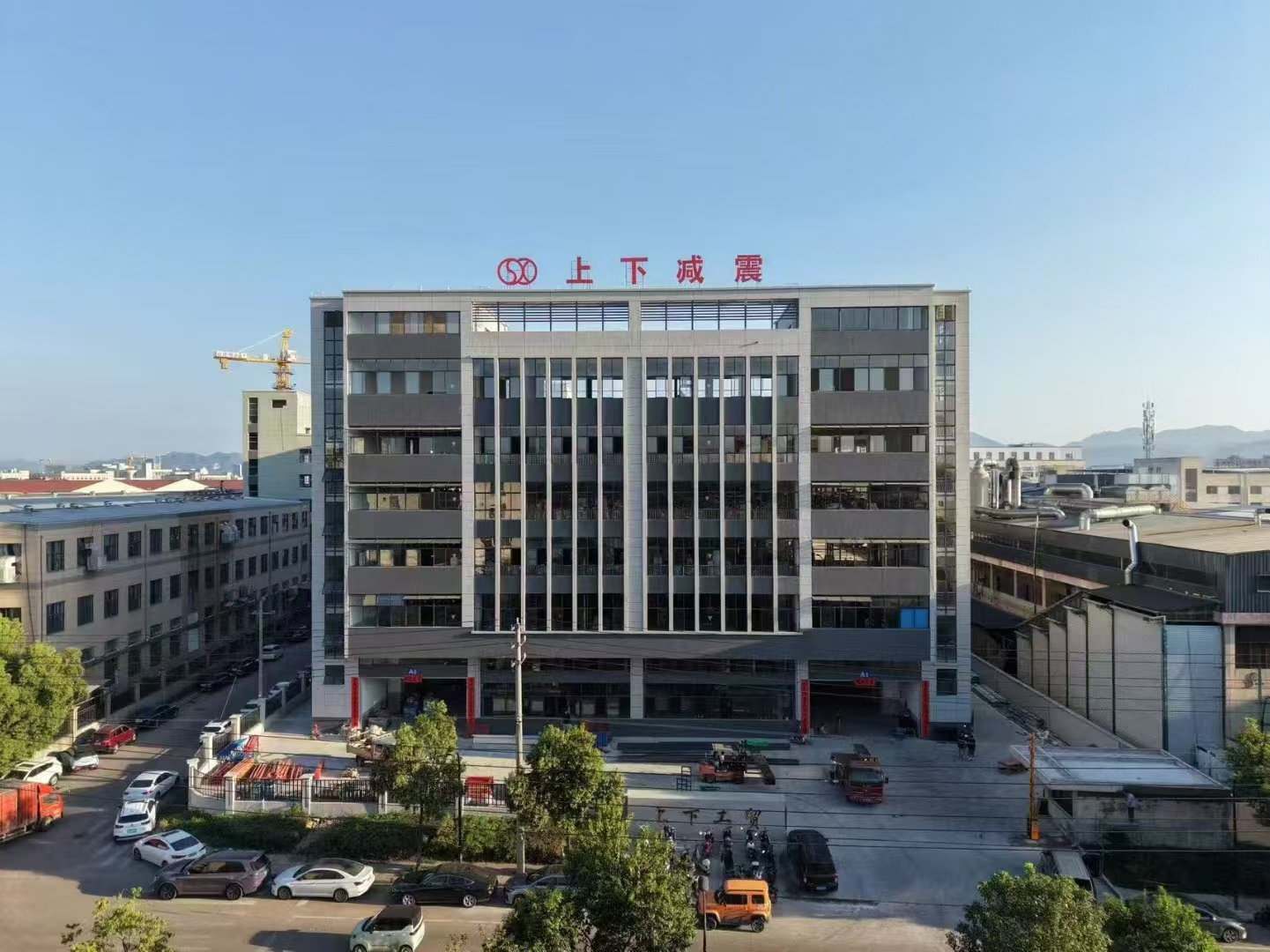 ระเบิด! เปิดตัวโรงงานหกชั้นใหม่ขนาด 18,000 ตารางเมตร!